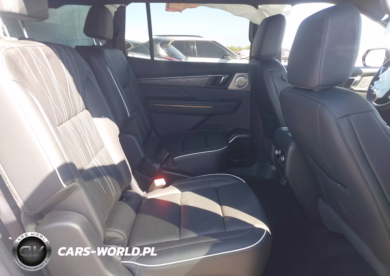 2025 Buick Enclave Avenir Fwd VIN:5GAERCRS6SJ243862 - 8