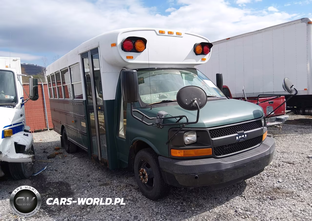 2009 Chevrolet Express Cutaway Work Van