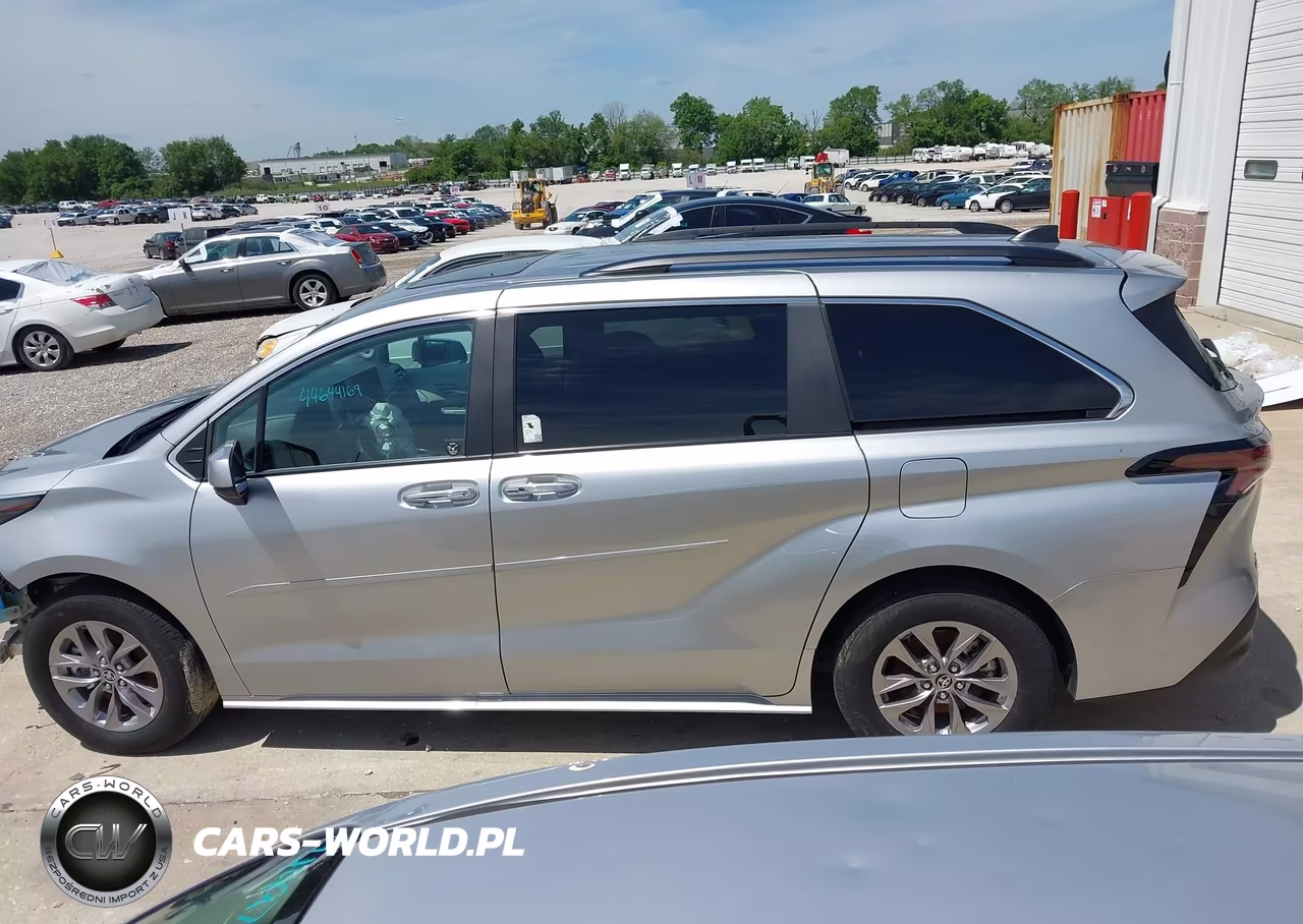 2025 Toyota Sienna Xle VIN:5TDJRKEC3SS246632 - 14
