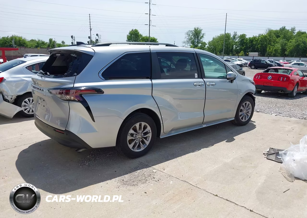 2025 Toyota Sienna Xle VIN:5TDJRKEC3SS246632 - 4