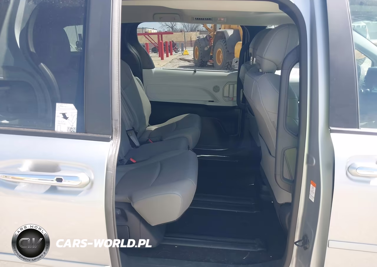 2025 Toyota Sienna Xle VIN:5TDJRKEC3SS246632 - 8