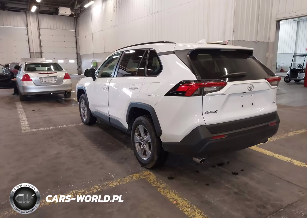 2025 Toyota Rav4 Xle VIN:2T3W1RFV1SC343916 - 3
