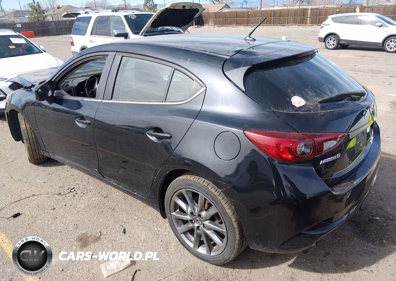 2018 Mazda Mazda3 Touring VIN:3MZBN1L31JM182387 - 3