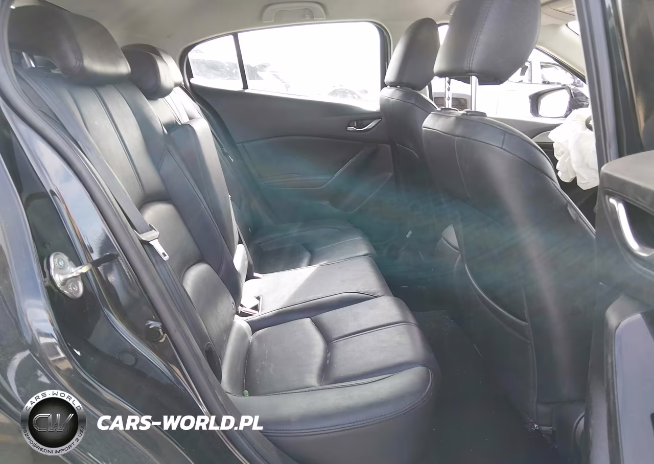 2018 Mazda Mazda3 Touring VIN:3MZBN1L31JM182387 - 8