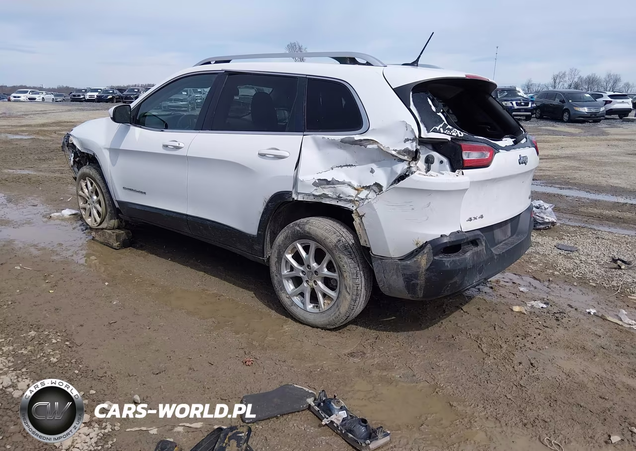 2014 Jeep Cherokee Latitude VIN:1C4PJMCB6EW308133 - 3