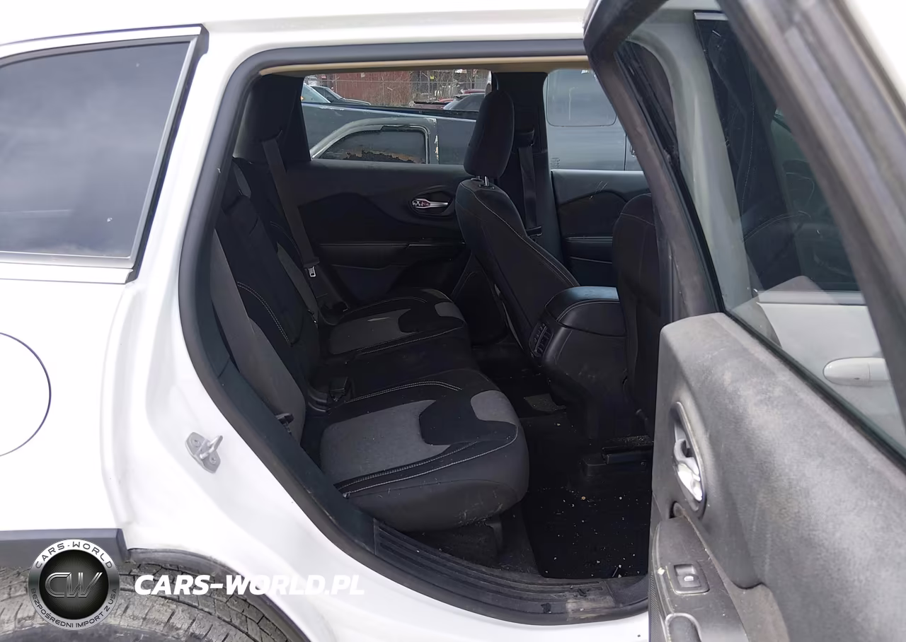 2014 Jeep Cherokee Latitude VIN:1C4PJMCB6EW308133 - 8