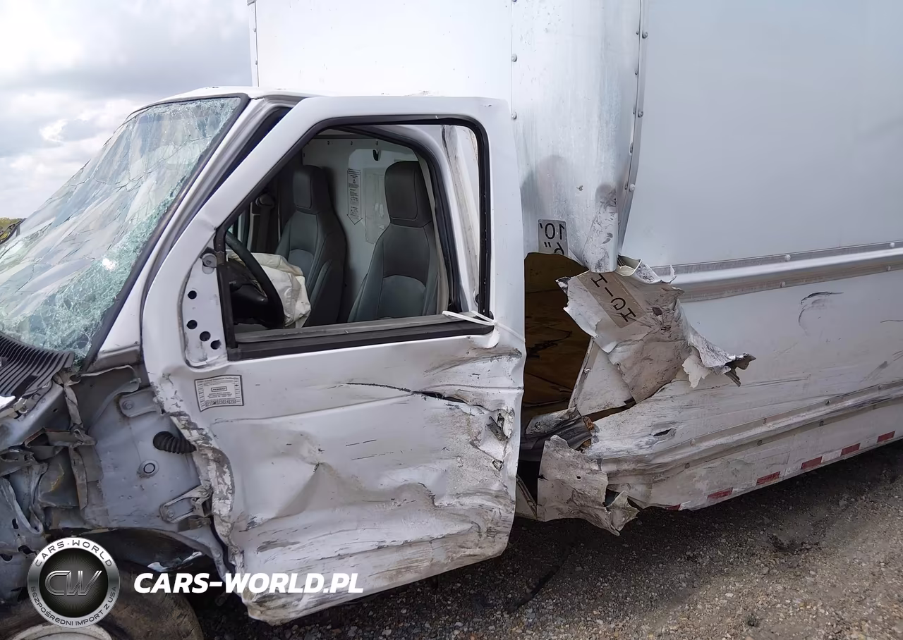 2018 Ford E-Series Cutaway VIN:1FDWE3FS6JDC25941 - 12