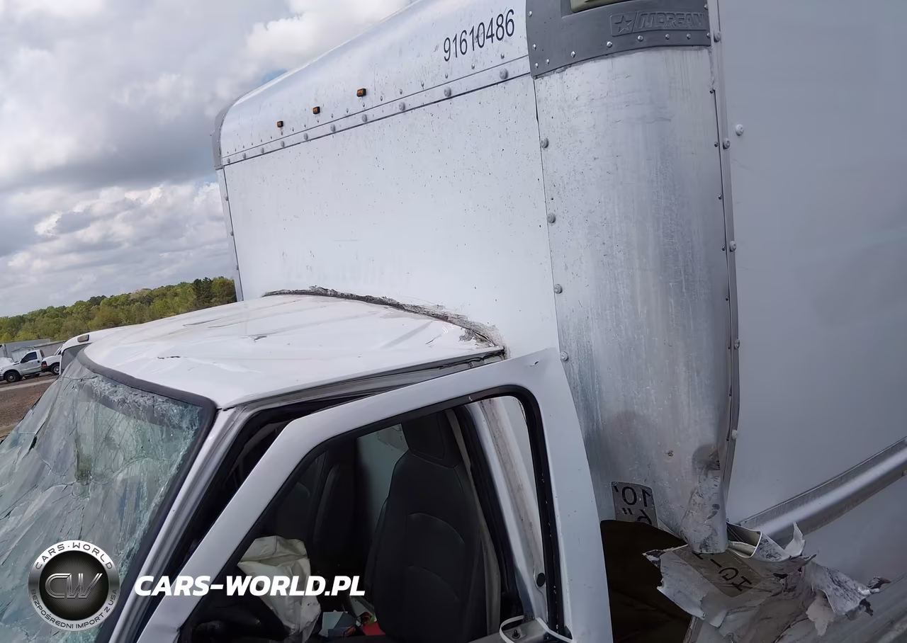 2018 Ford E-Series Cutaway VIN:1FDWE3FS6JDC25941 - 14