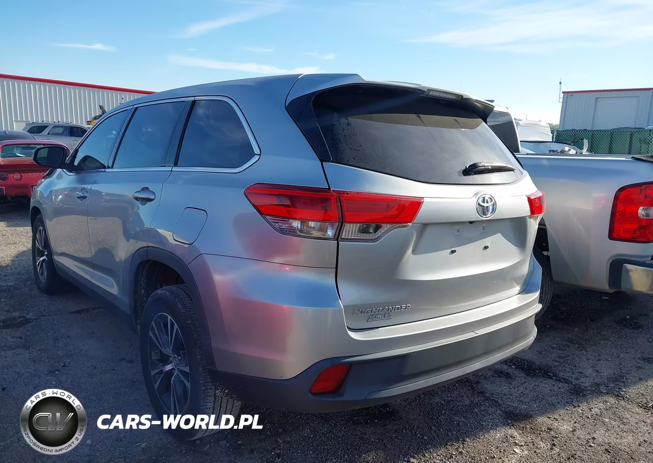 2019 Toyota Highlander Le VIN:5TDZARFHXKS057232 - 3