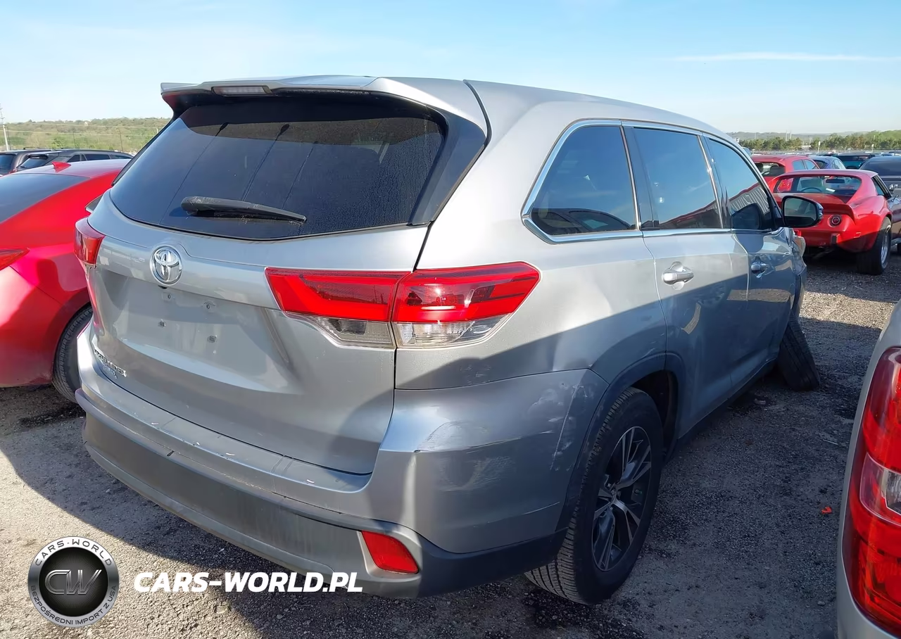 2019 Toyota Highlander Le VIN:5TDZARFHXKS057232 - 4