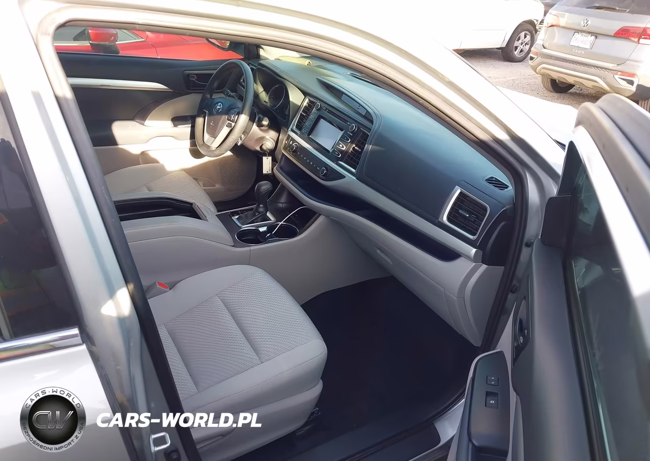 2019 Toyota Highlander Le VIN:5TDZARFHXKS057232 - 5