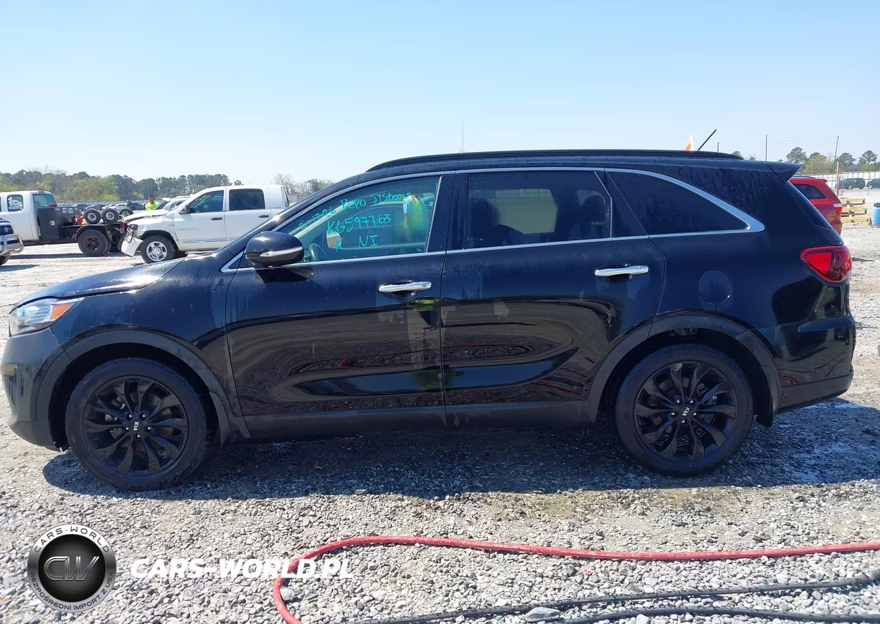 2019 Kia Sorento 3.3L S VIN:5XYPG4A58KG597763 - 14
