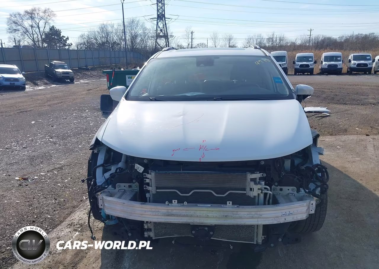 2020 Chrysler Pacifica Touring L Plus VIN:2C4RC1EG1LR138229 - 13