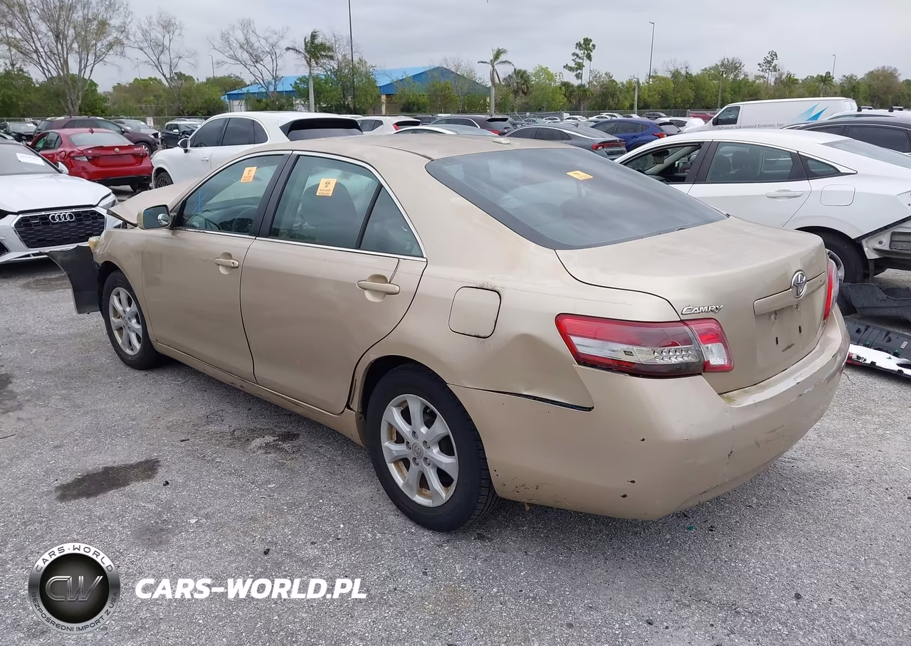 2011 Toyota Camry Le VIN:4T1BF3EKXBU633311 - 3