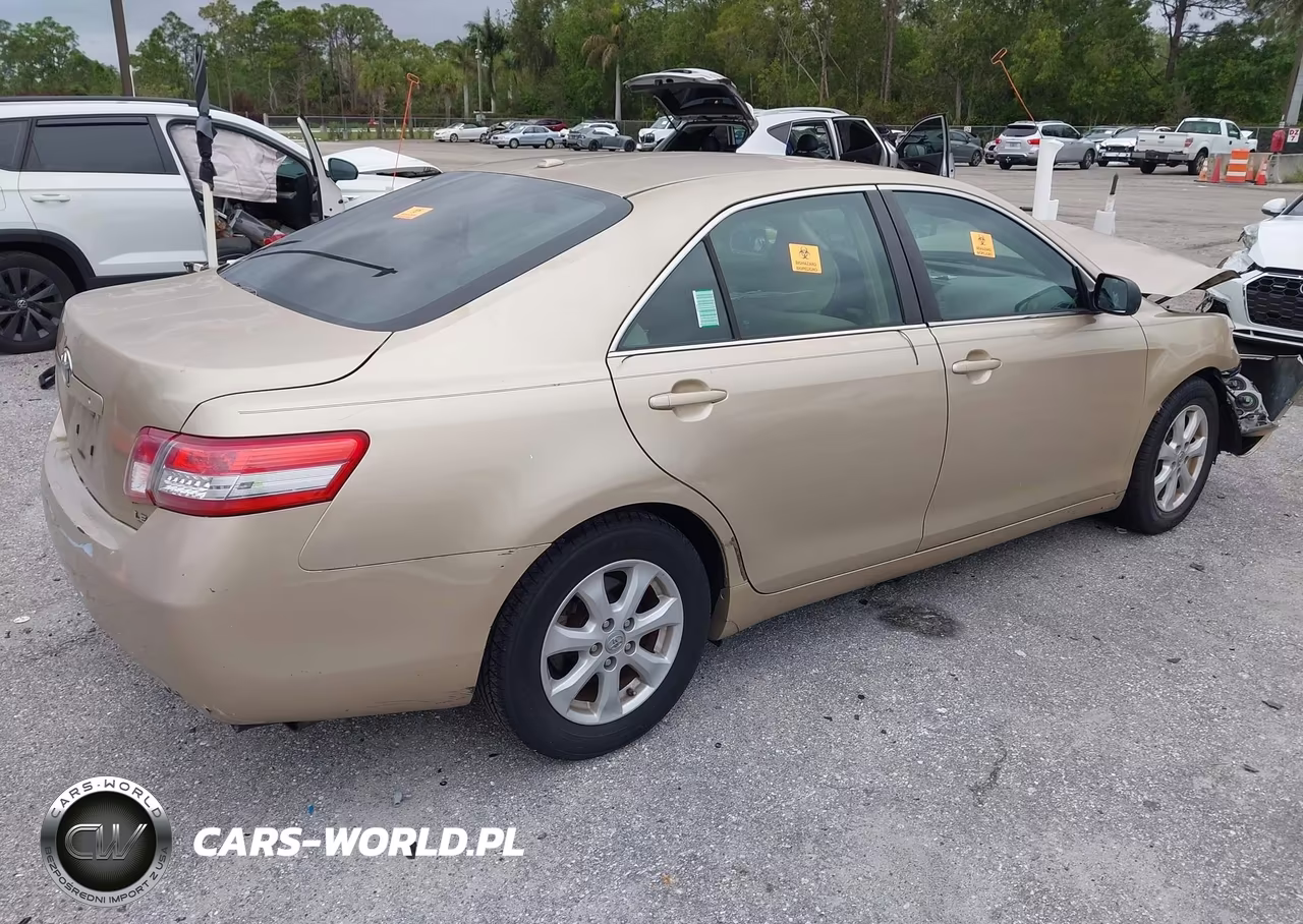 2011 Toyota Camry Le VIN:4T1BF3EKXBU633311 - 4