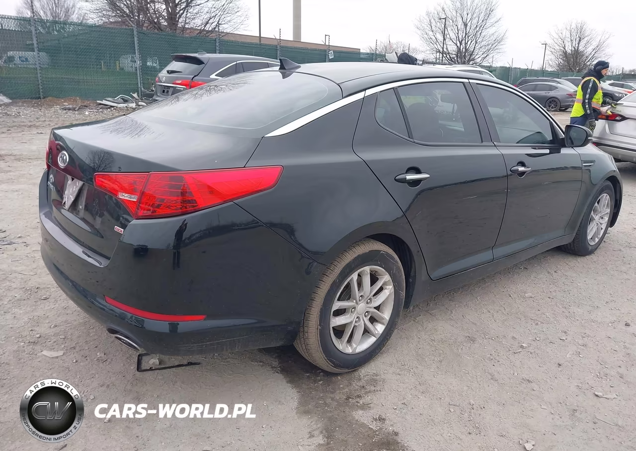 2012 Kia Optima Lx VIN:5XXGM4A71CG040211 - 4