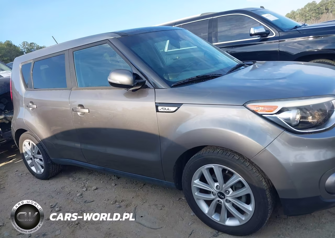2017 Kia Soul + VIN:KNDJP3A51H7453610 - 13