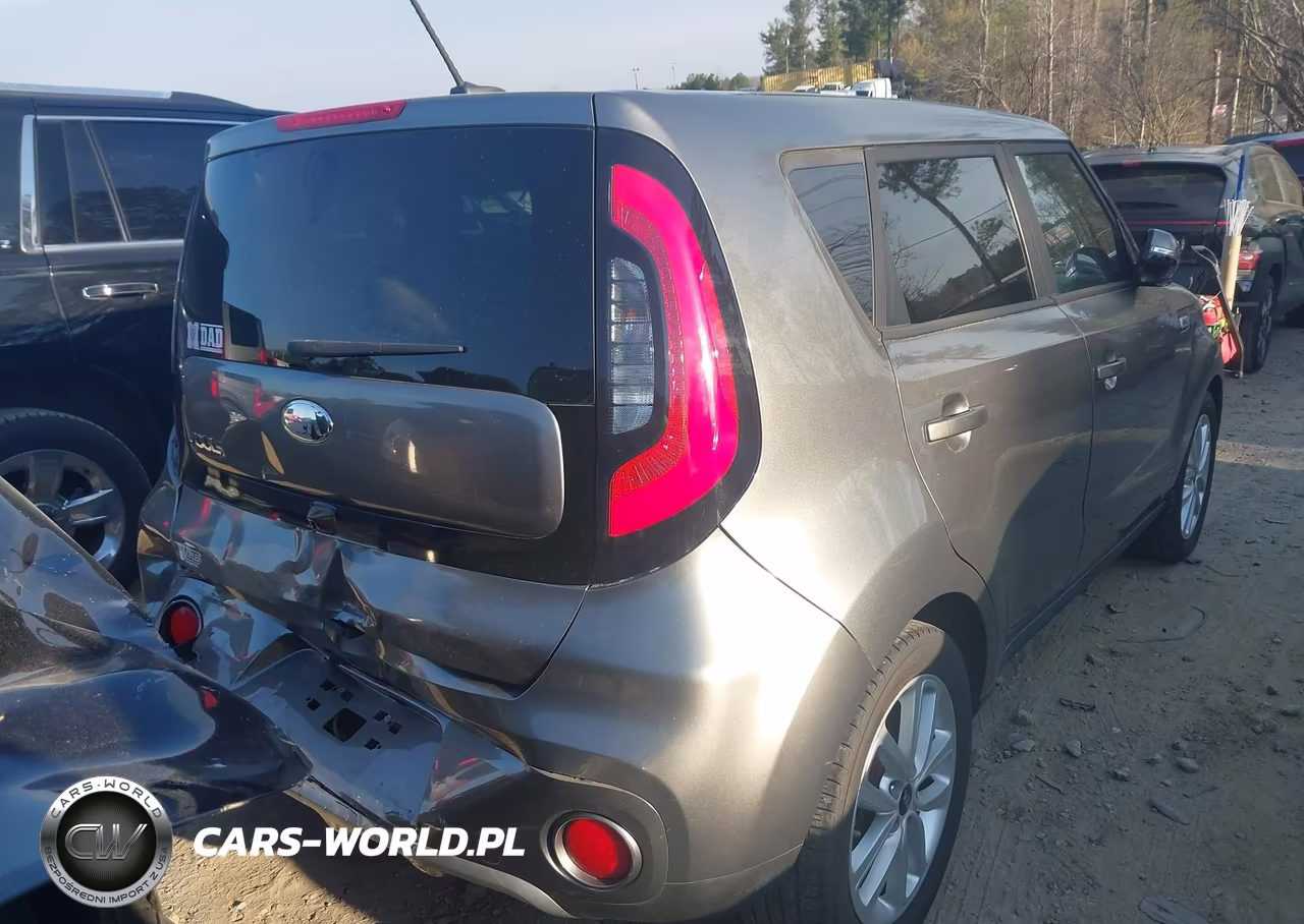 2017 Kia Soul + VIN:KNDJP3A51H7453610 - 4