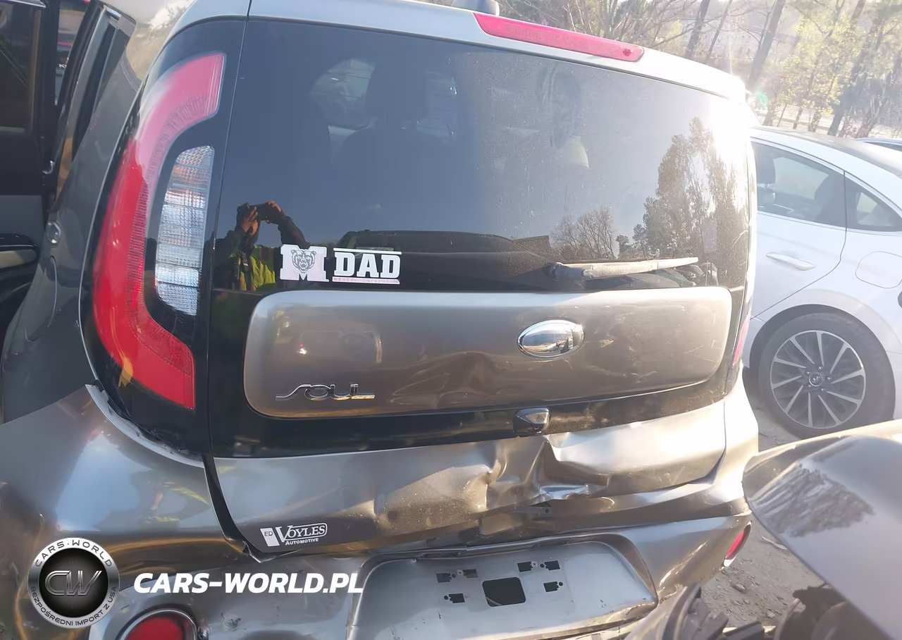 2017 Kia Soul + VIN:KNDJP3A51H7453610 - 6