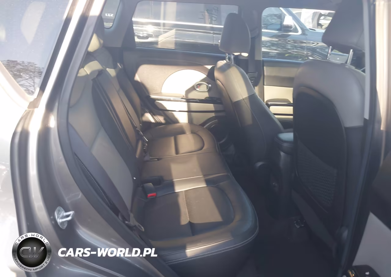 2017 Kia Soul + VIN:KNDJP3A51H7453610 - 8