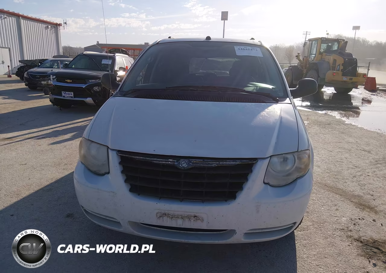 2005 Chrysler Town & Country Lx VIN:2C4GP44R35R552700 - 13
