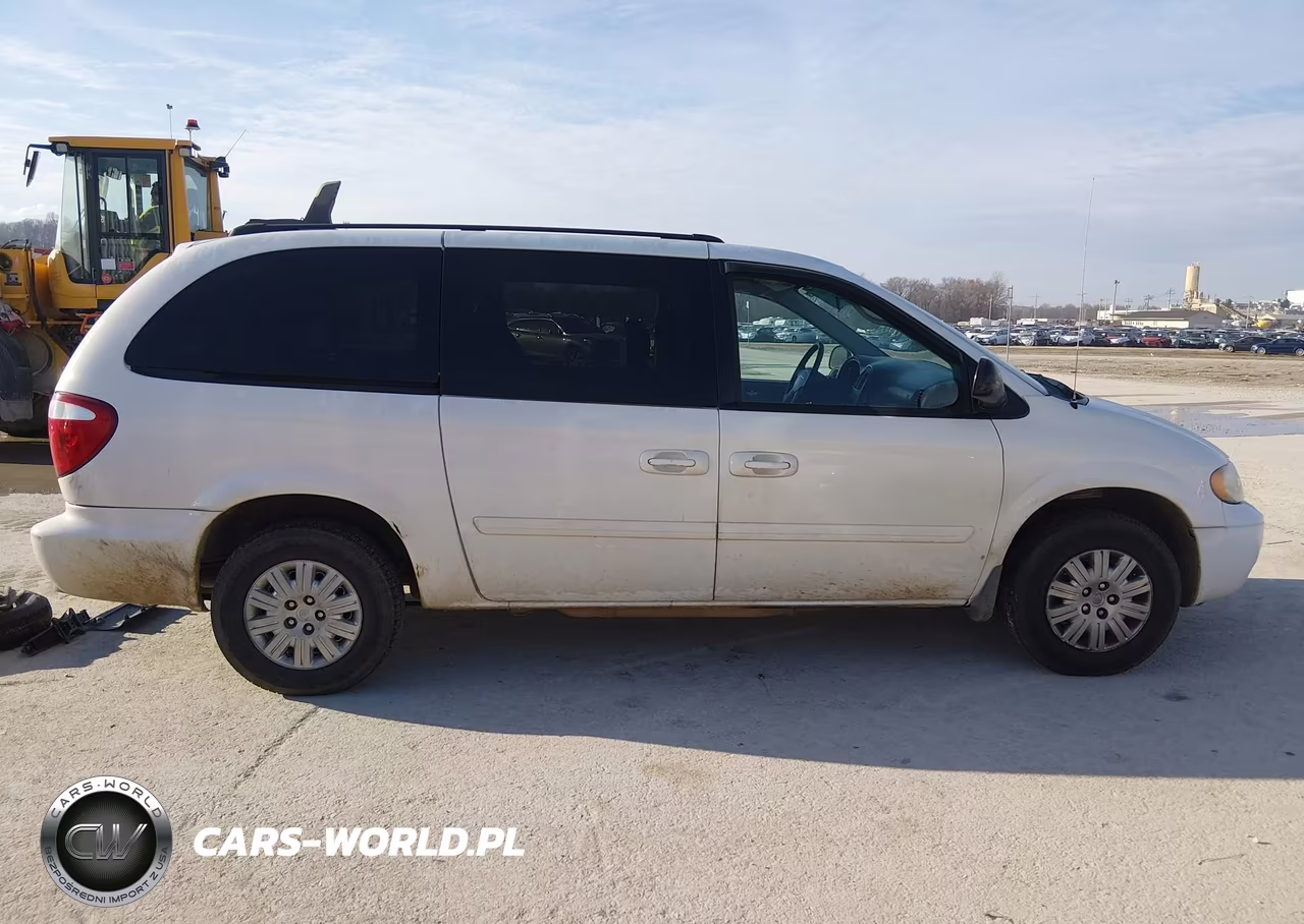 2005 Chrysler Town & Country Lx VIN:2C4GP44R35R552700 - 14