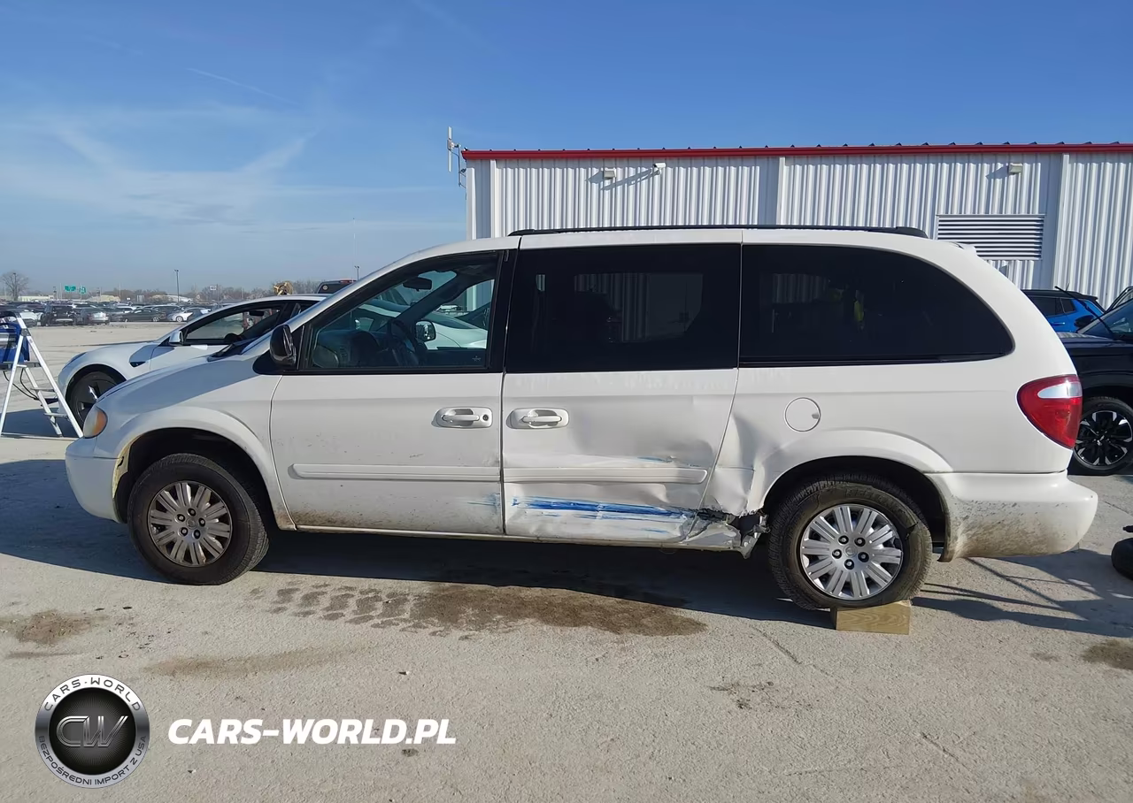 2005 Chrysler Town & Country Lx VIN:2C4GP44R35R552700 - 15