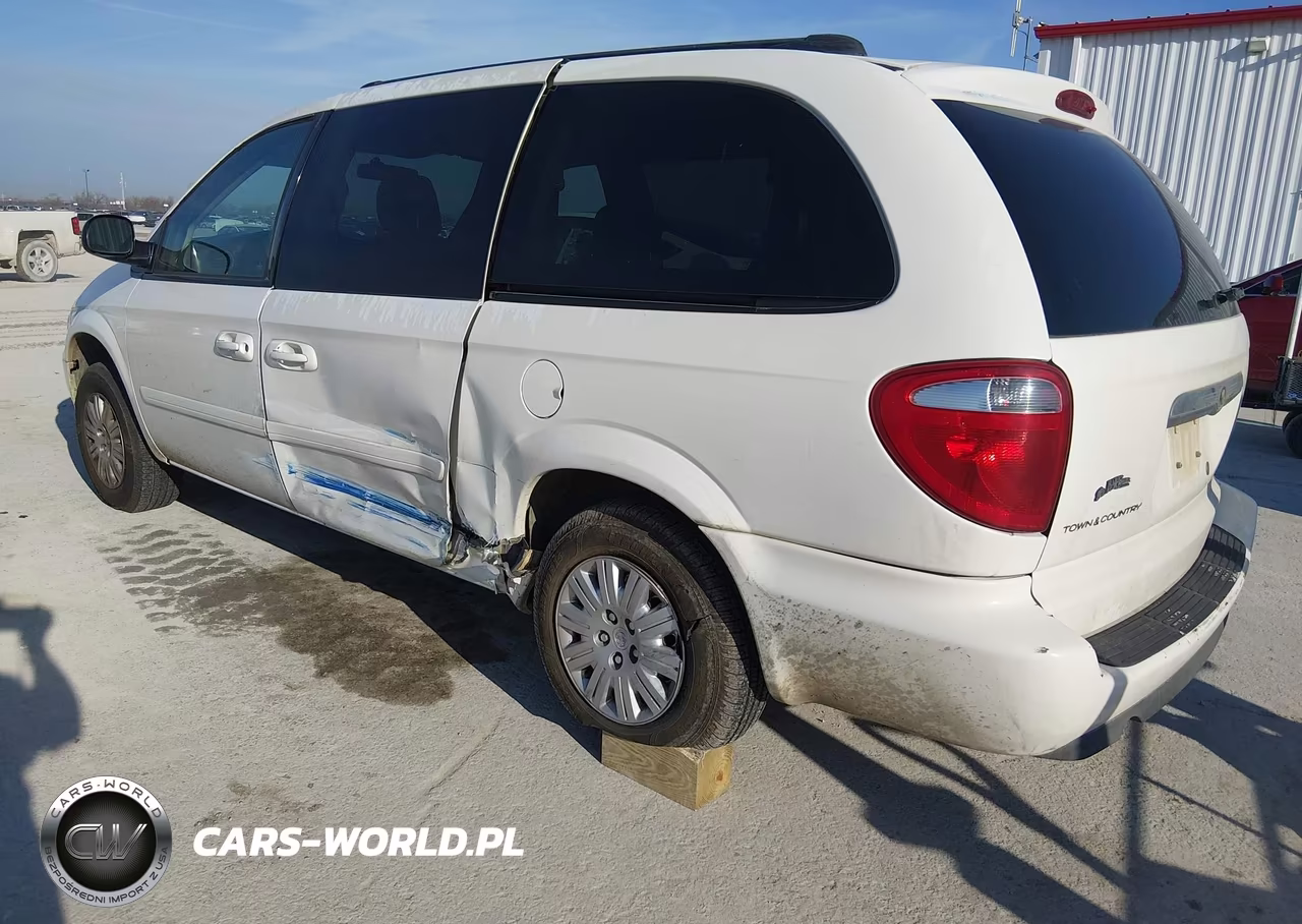 2005 Chrysler Town & Country Lx VIN:2C4GP44R35R552700 - 3