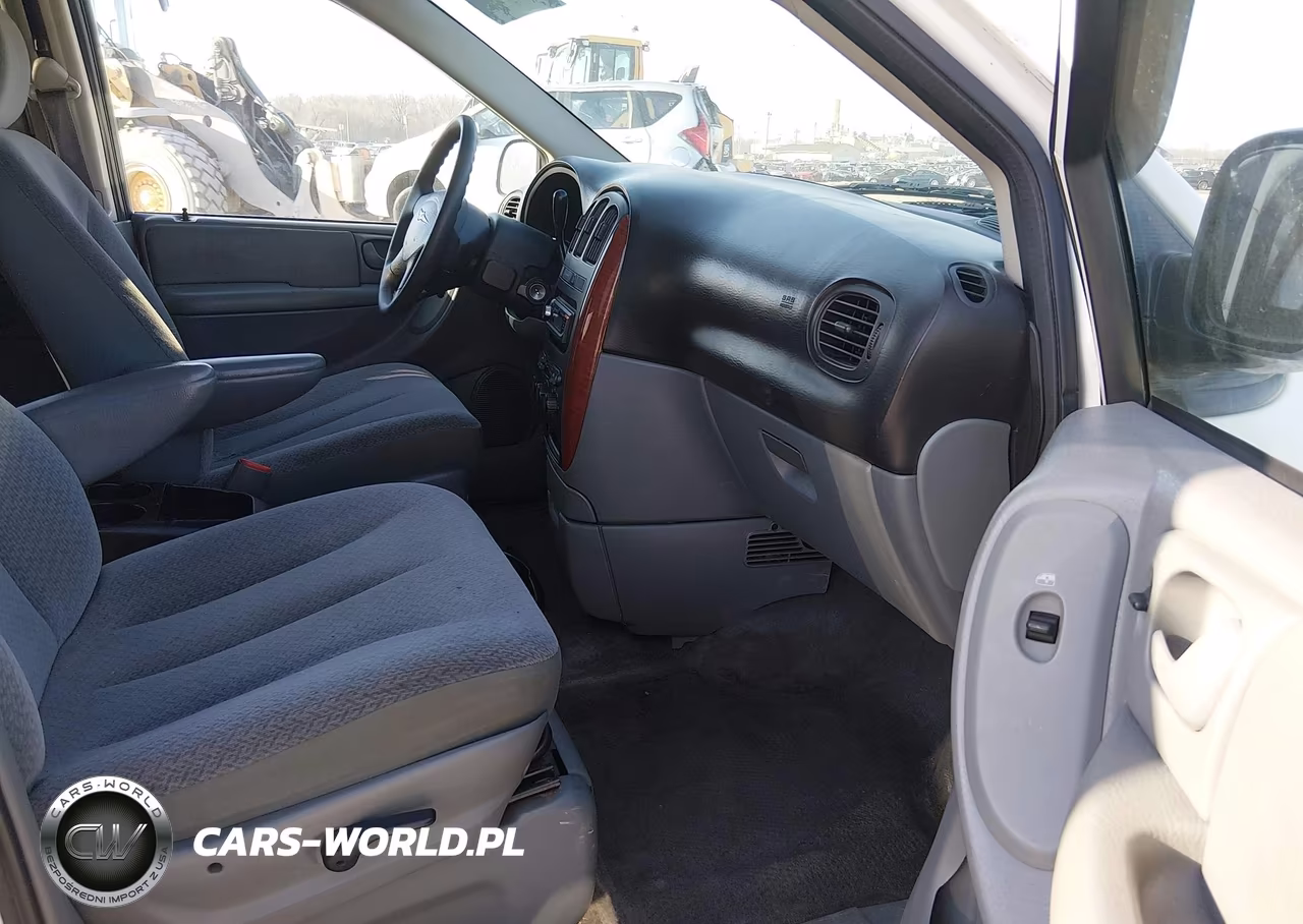 2005 Chrysler Town & Country Lx VIN:2C4GP44R35R552700 - 5