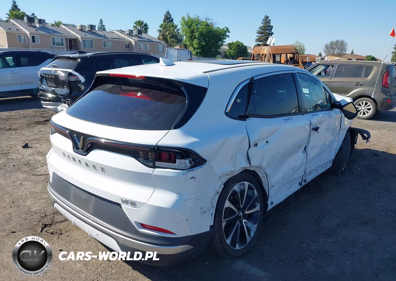 2023 Vinfast Vf 8 Plus VIN:RLLV1AFA9PH000718 - 4