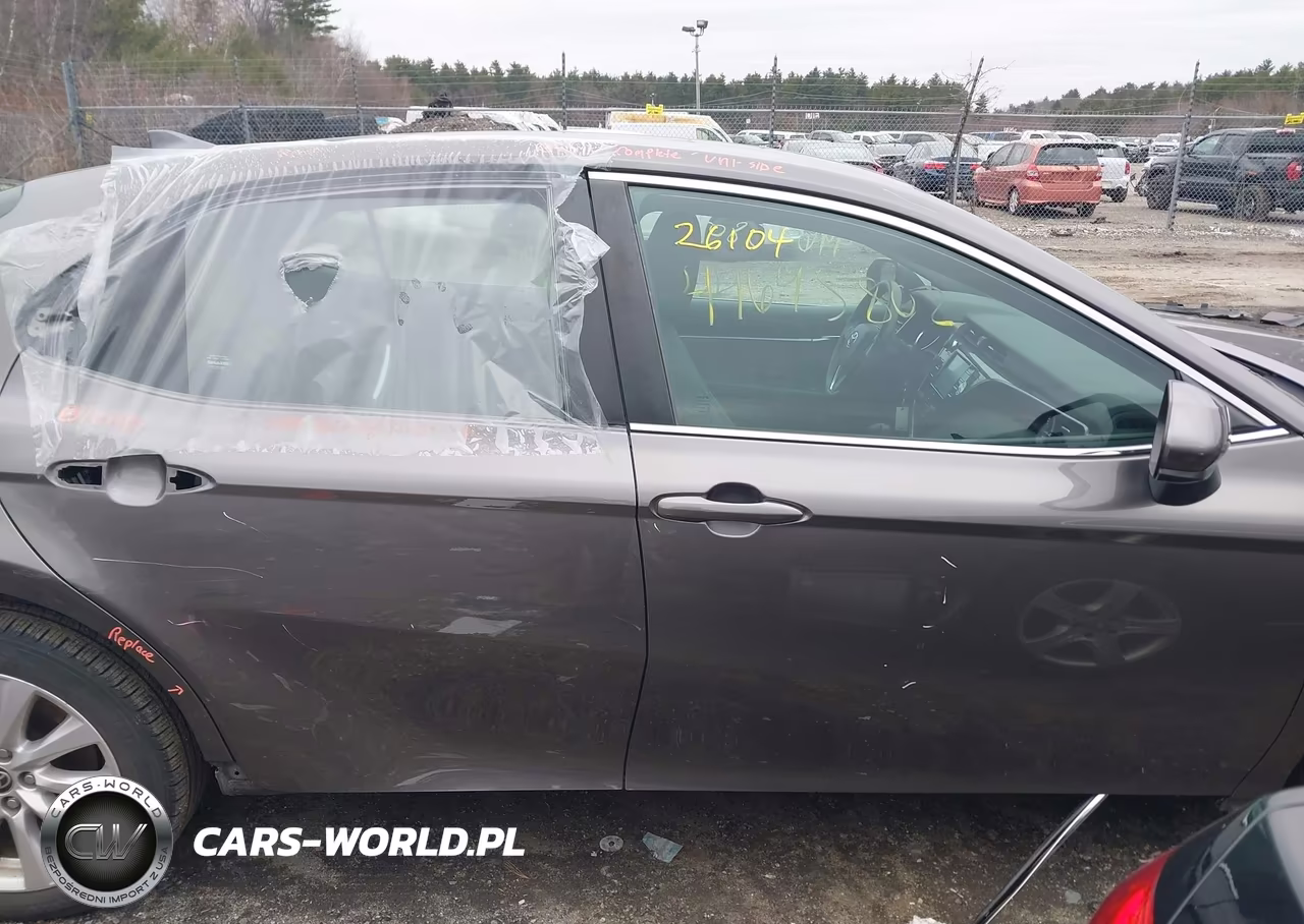 2020 Toyota Camry Le VIN:4T1C11AK5LU956499 - 14