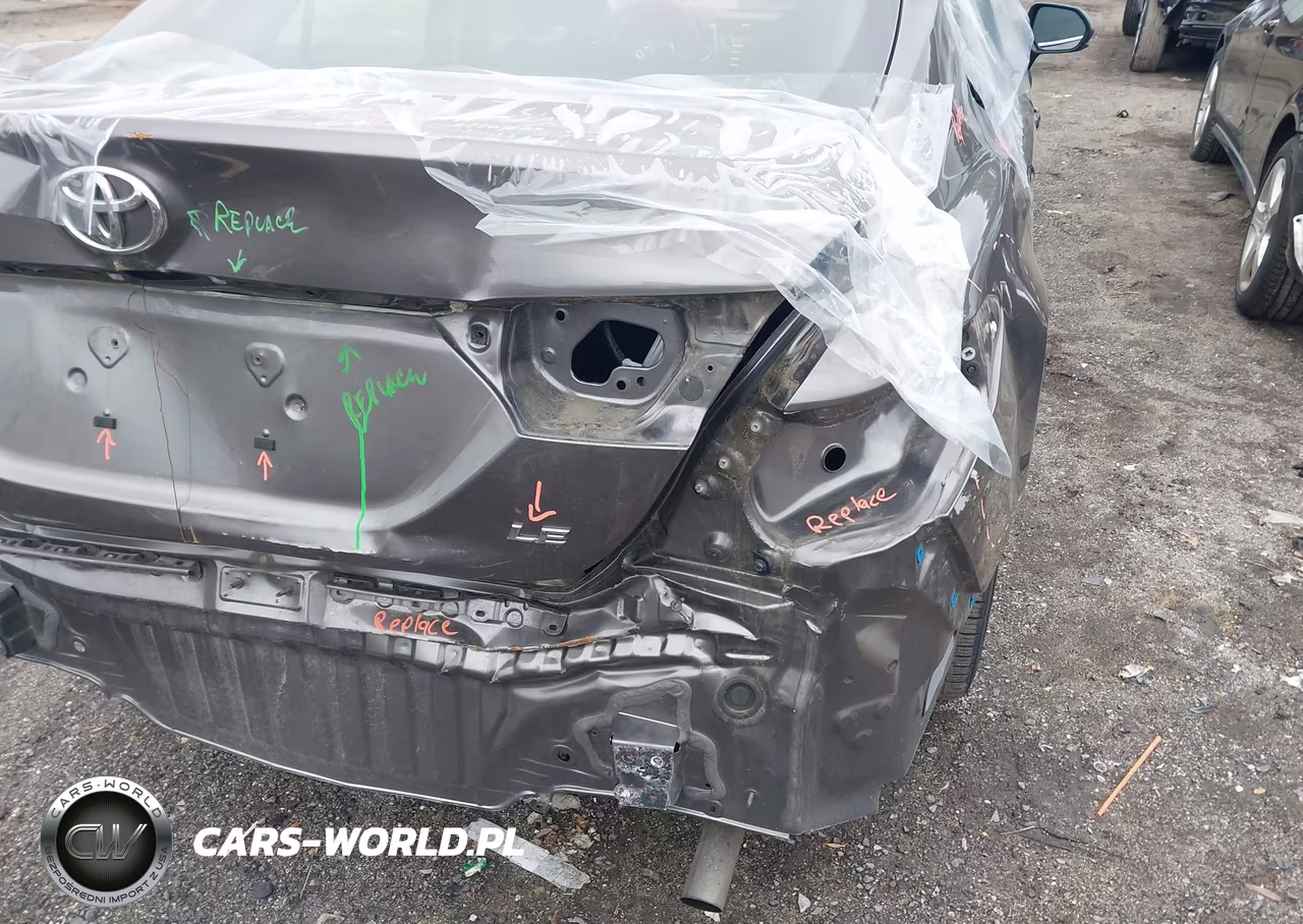 2020 Toyota Camry Le VIN:4T1C11AK5LU956499 - 18