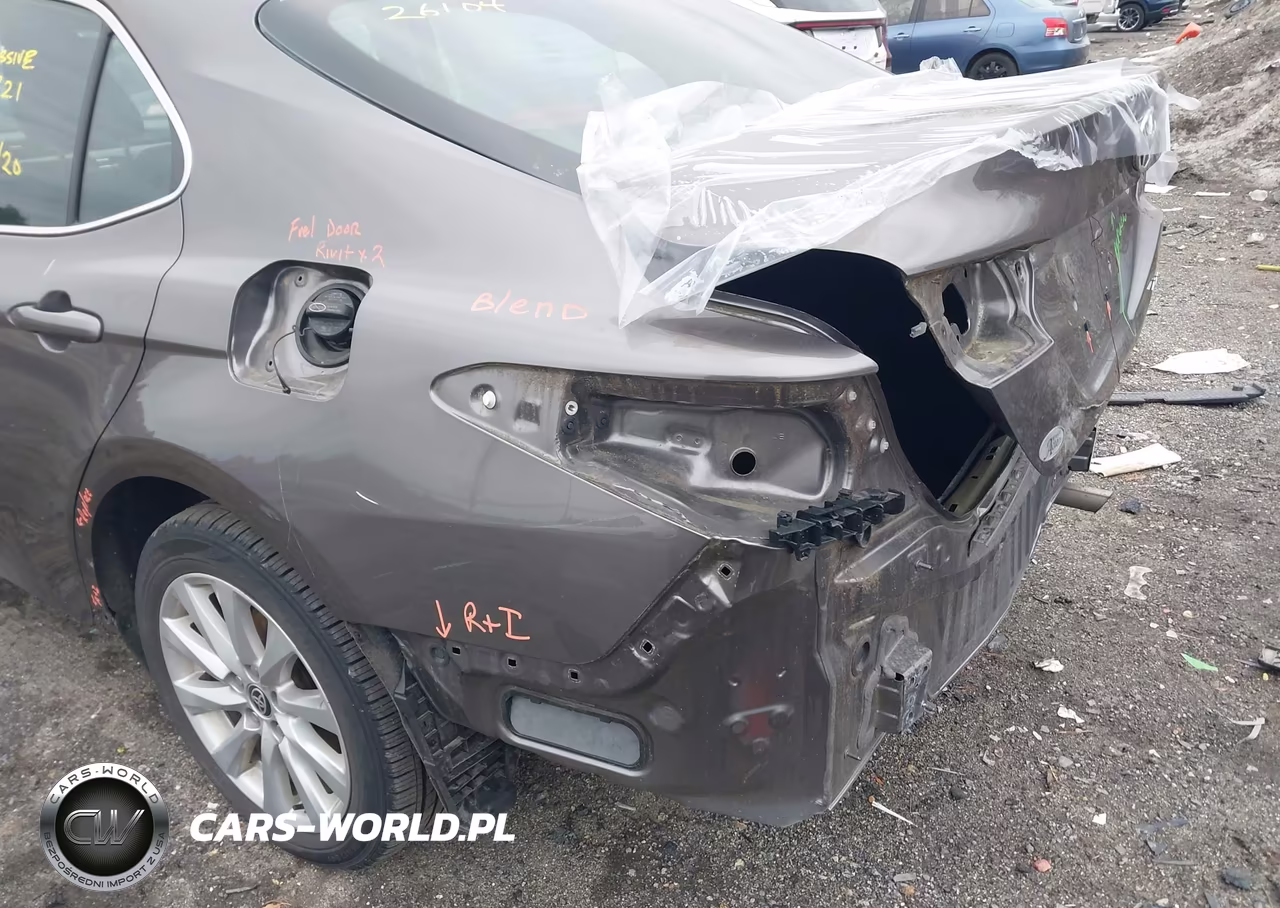 2020 Toyota Camry Le VIN:4T1C11AK5LU956499 - 22