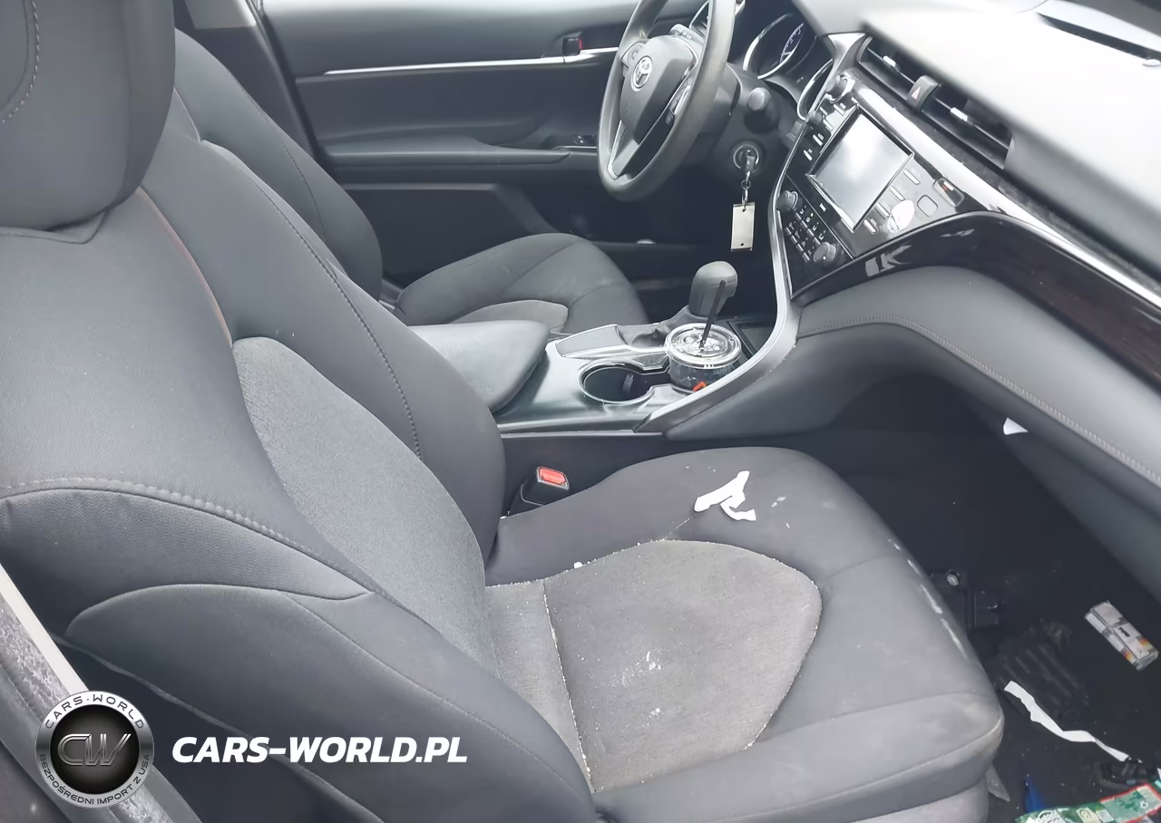 2020 Toyota Camry Le VIN:4T1C11AK5LU956499 - 5