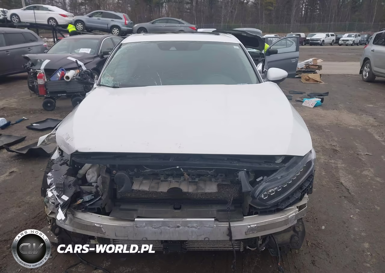 2018 Honda Accord Touring VIN:1HGCV1F98JA025591 - 6