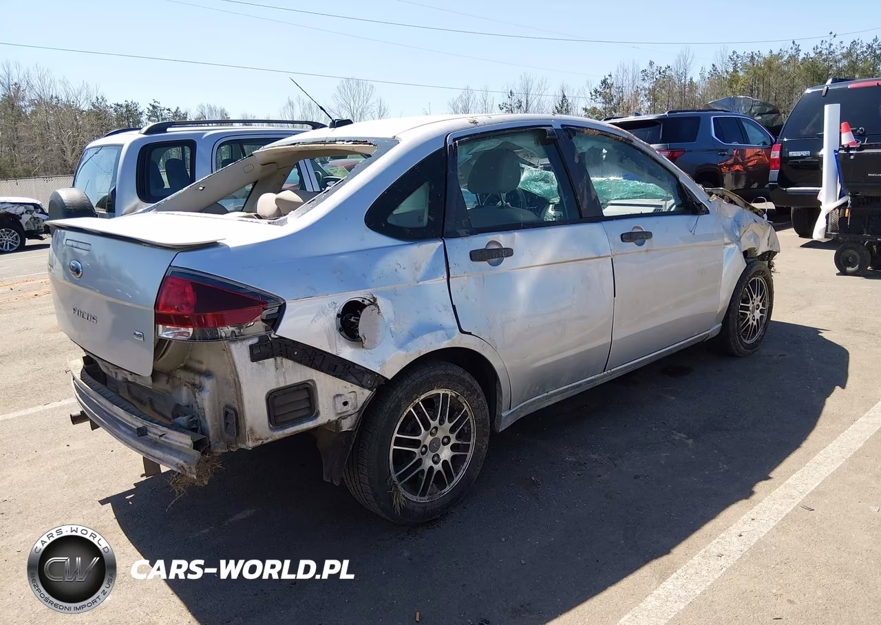 2010 Ford Focus Se VIN:1FAHP3FN8AW159355 - 4