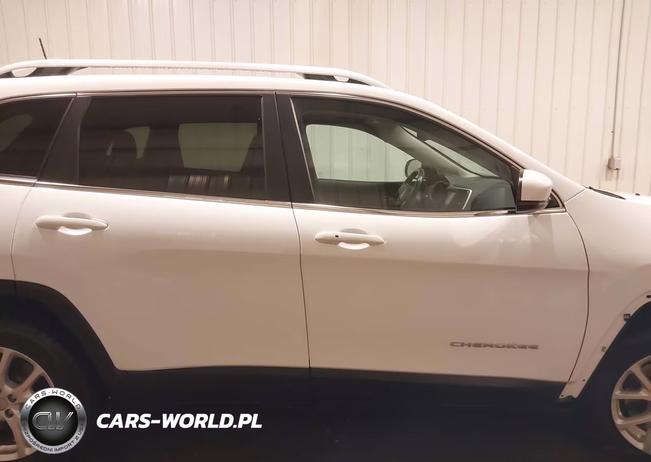 2018 Jeep Cherokee Latitude Plus 4X4 VIN:1C4PJMLXXJD515125 - 13