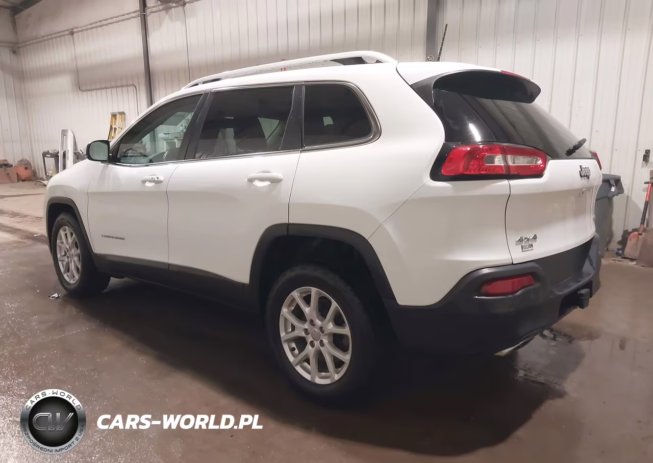 2018 Jeep Cherokee Latitude Plus 4X4 VIN:1C4PJMLXXJD515125 - 3