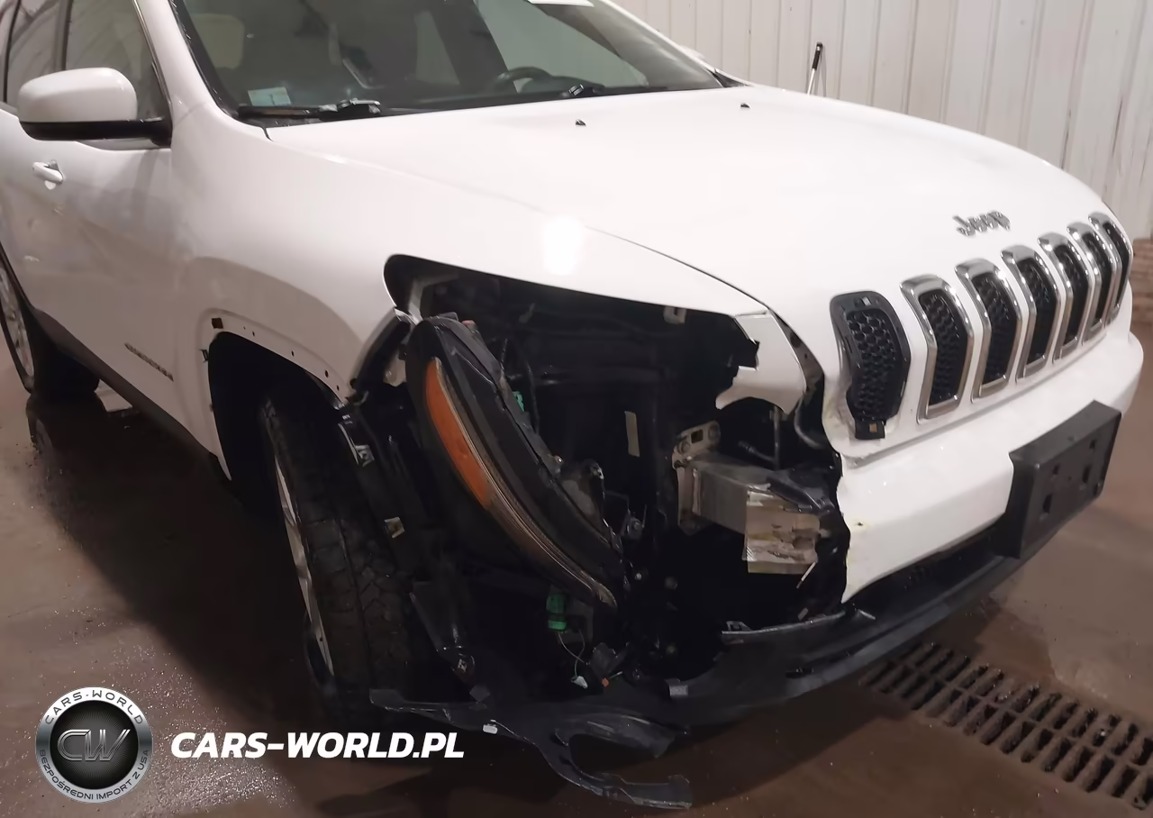 2018 Jeep Cherokee Latitude Plus 4X4 VIN:1C4PJMLXXJD515125 - 6
