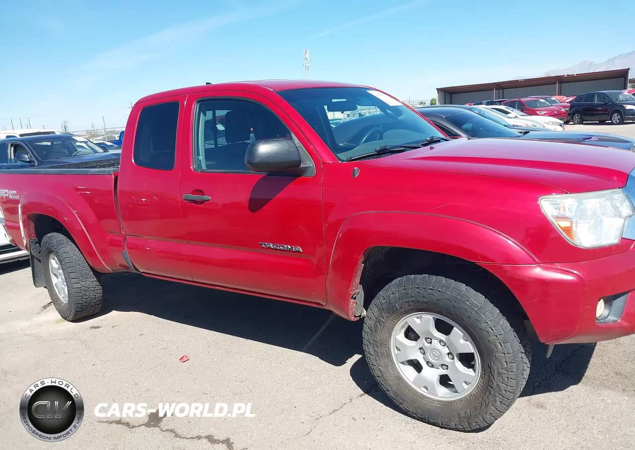 2015 Toyota Tacoma Base V6 VIN:5TFUU4EN0FX116929 - 13