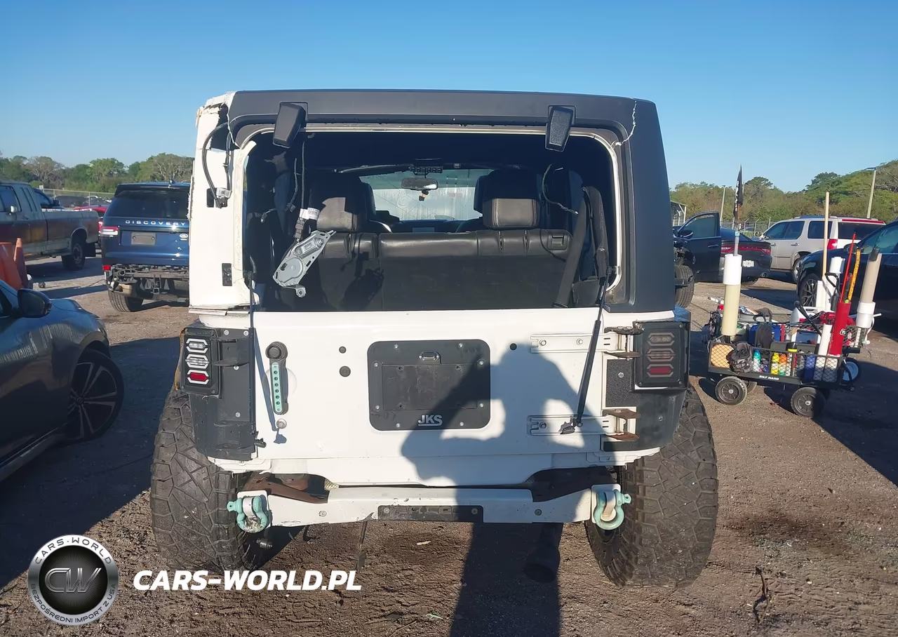 2017 Jeep Wrangler Unlimited Rubicon 4X4 VIN:1C4BJWFG3HL522628 - 15