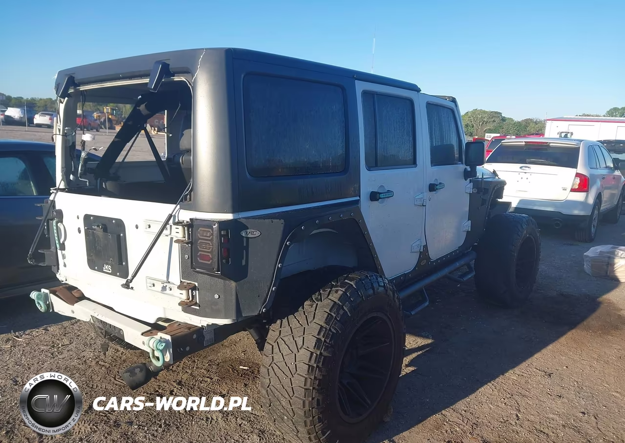 2017 Jeep Wrangler Unlimited Rubicon 4X4 VIN:1C4BJWFG3HL522628 - 4