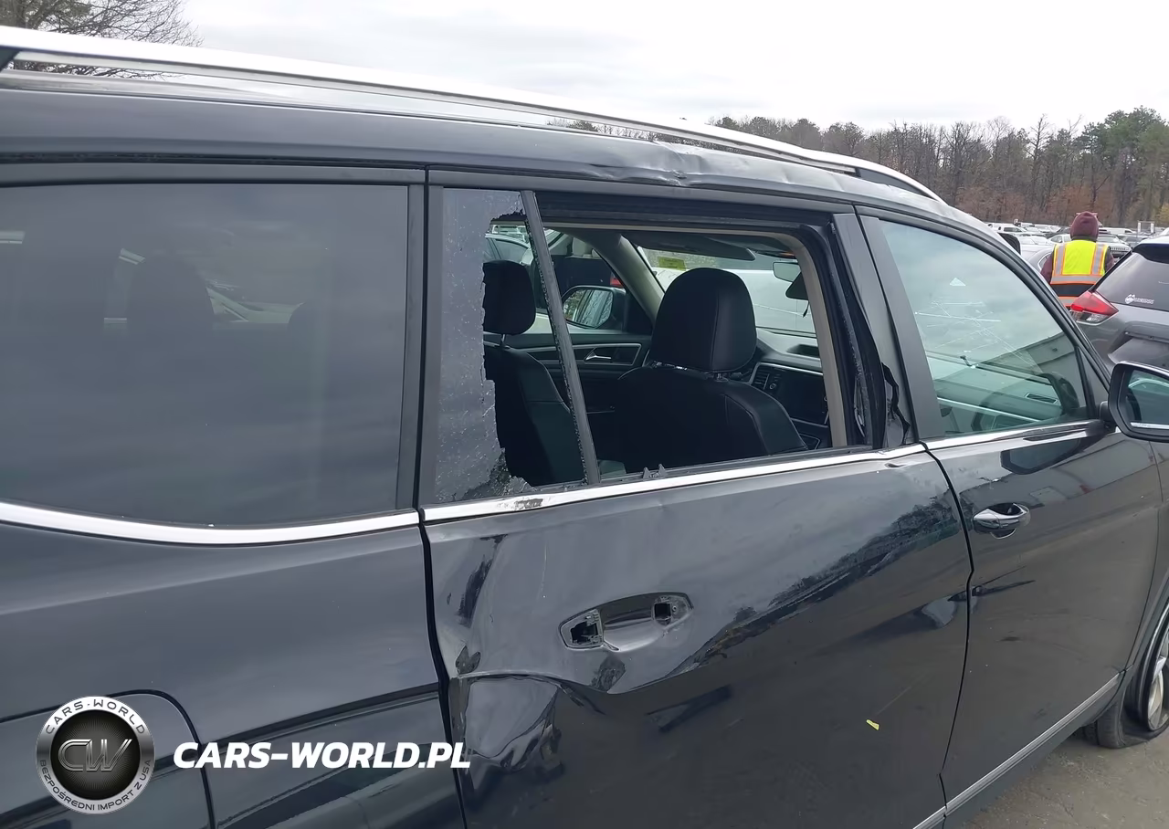 2018 Volkswagen Atlas 3.6L V6 Sel VIN:1V2MR2CA2JC557756 - 17