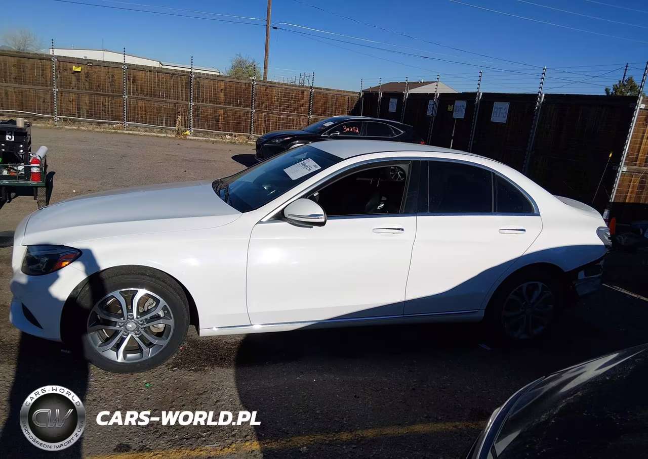 2015 Mercedes-Benz C 300 4Matic VIN:55SWF4KB2FU027501 - 15