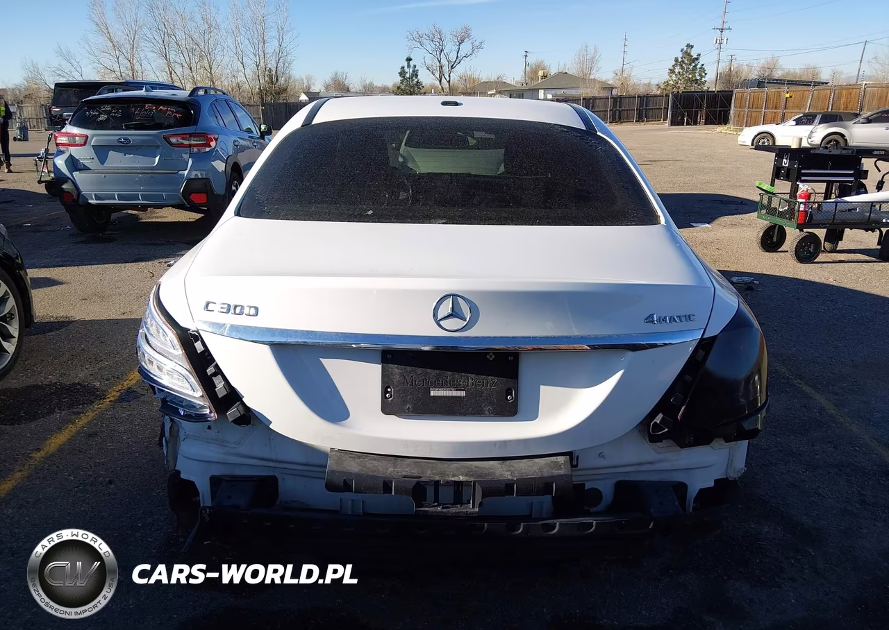 2015 Mercedes-Benz C 300 4Matic VIN:55SWF4KB2FU027501 - 17