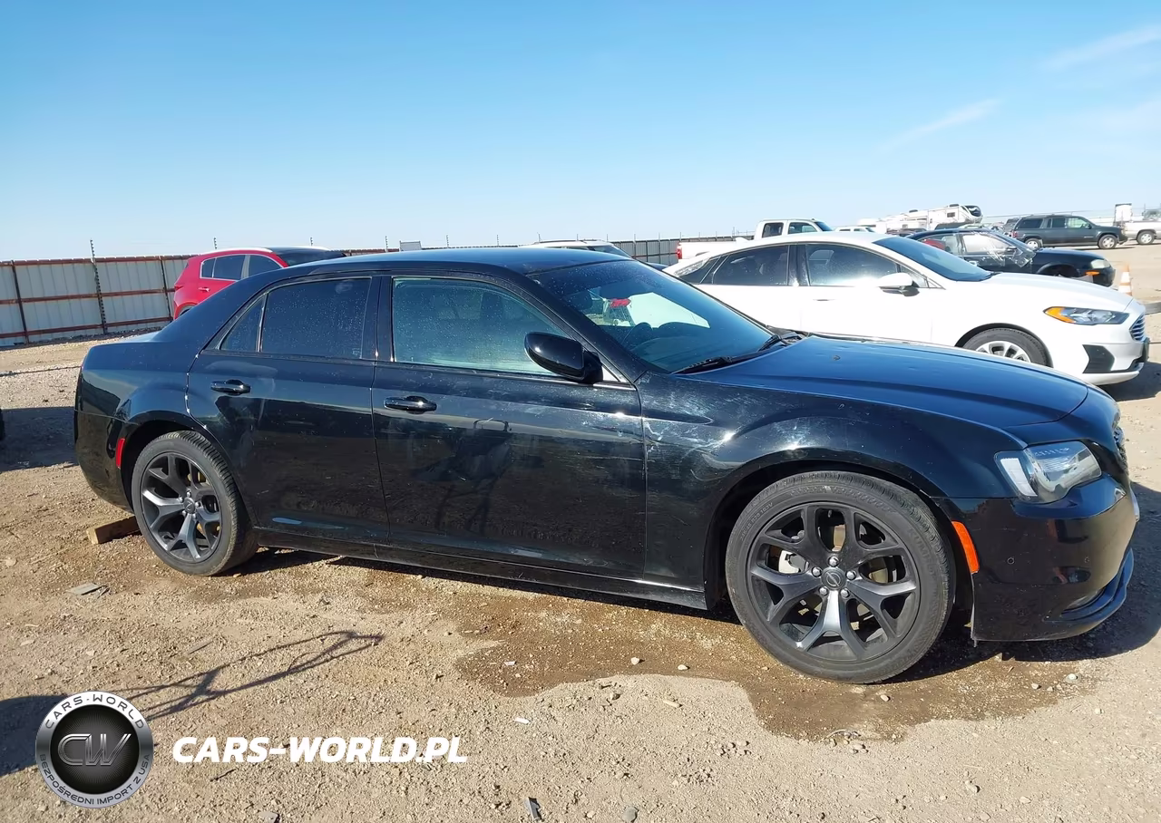 2021 Chrysler 300 300S VIN:2C3CCABG4MH545340 - 13