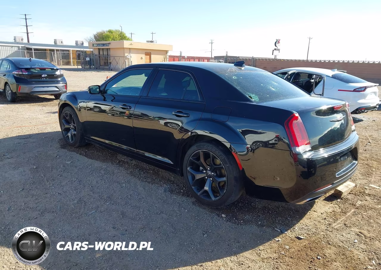 2021 Chrysler 300 300S VIN:2C3CCABG4MH545340 - 3