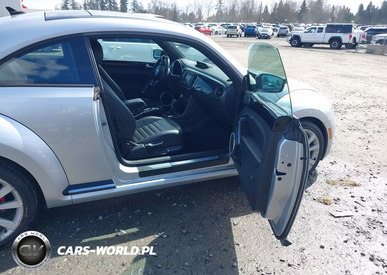 2013 Volkswagen Beetle 2.0T Turbo VIN:3VWVA7ATXDM611884 - 5
