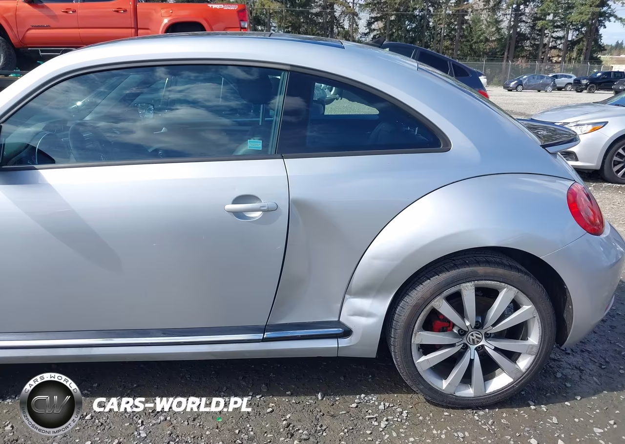 2013 Volkswagen Beetle 2.0T Turbo VIN:3VWVA7ATXDM611884 - 6