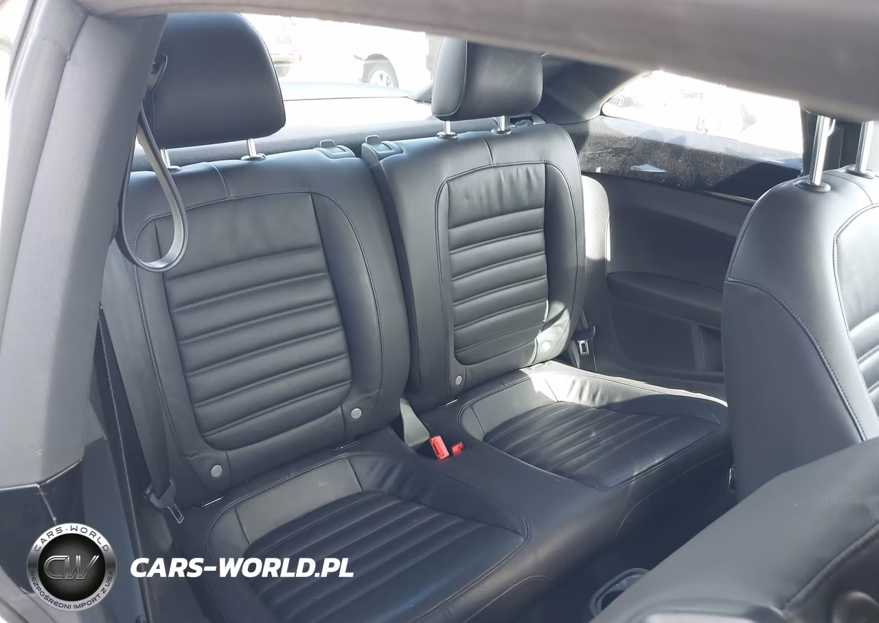 2013 Volkswagen Beetle 2.0T Turbo VIN:3VWVA7ATXDM611884 - 8